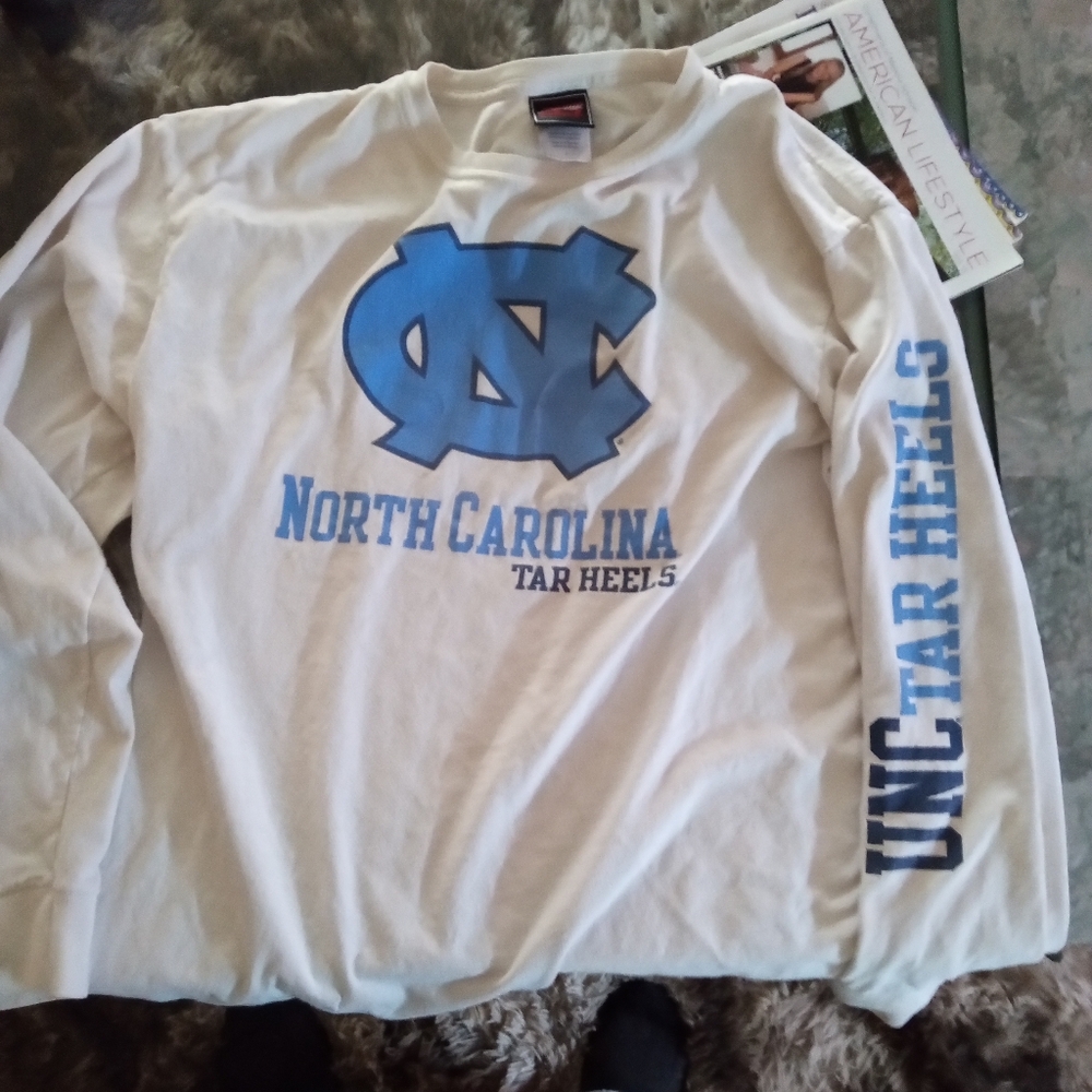 North Carolina tar heels long sleeve large shirt